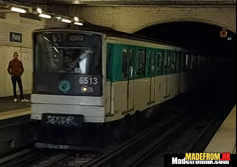巴黎地鐵入口新藝術風格設計與車站場景