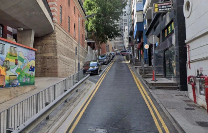 香港奧卑利街坡道與住宅街景